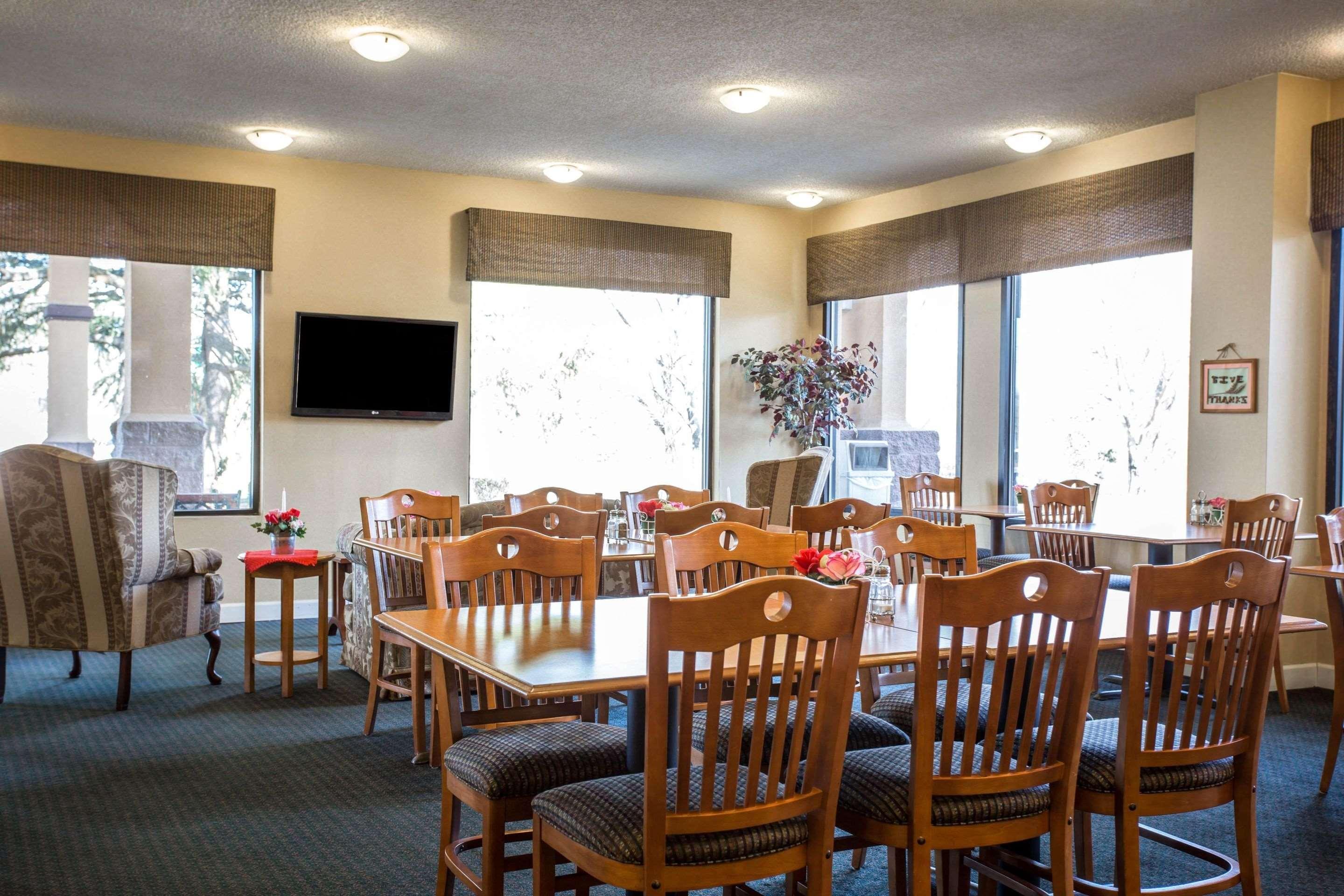 אייקן Quality Inn מראה חיצוני תמונה