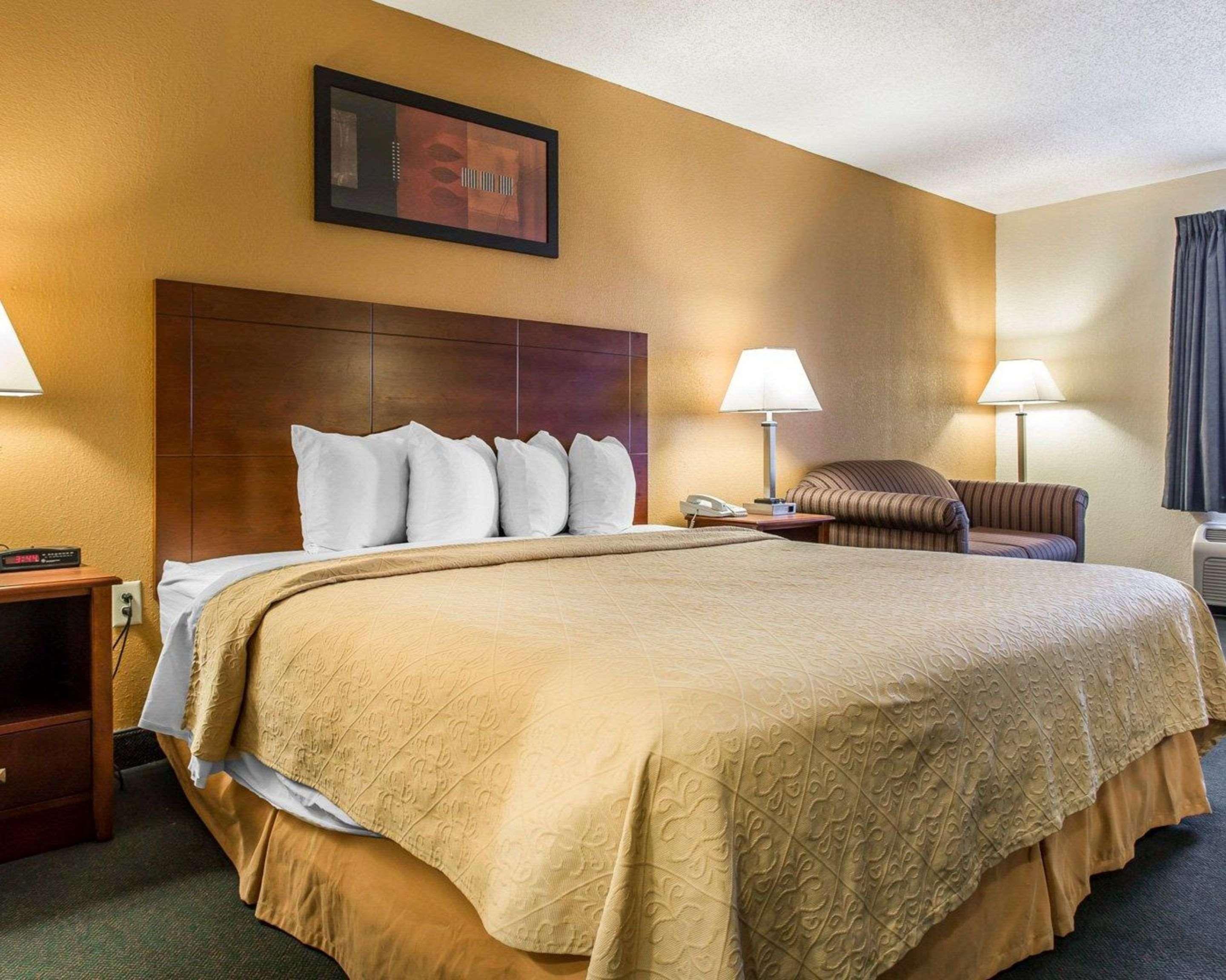 אייקן Quality Inn מראה חיצוני תמונה